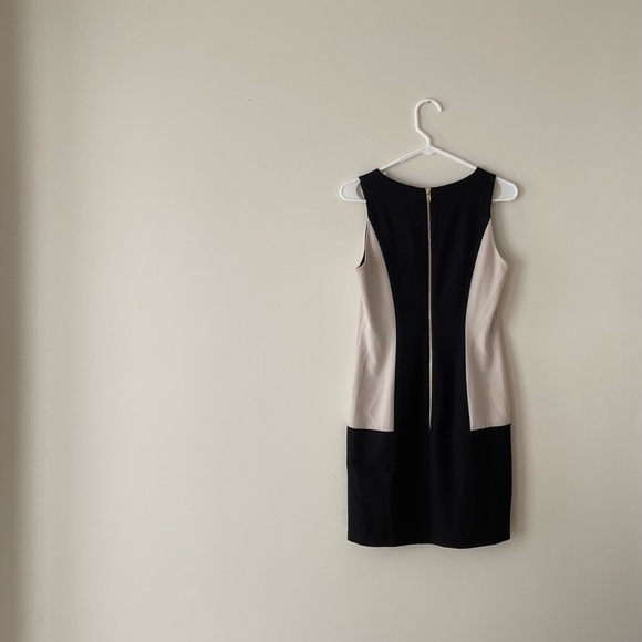C Luce Color Block Sleeveless Cocktail Dress in Black and Beige. Size Sm… - Picture 3 of 6